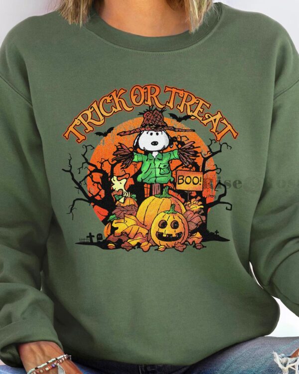 Snoopy Trick or Treat Halloween – Sweatshirt