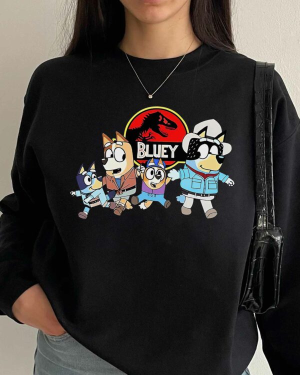 Bluey Family Jurassic Park – Sweatshirt, Tshirt, Hoodie